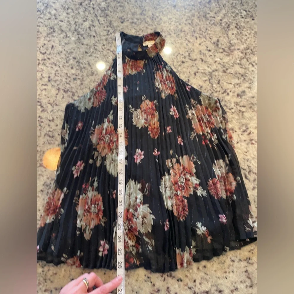 Lily White Floral Halter Top - Picture 7 of 8